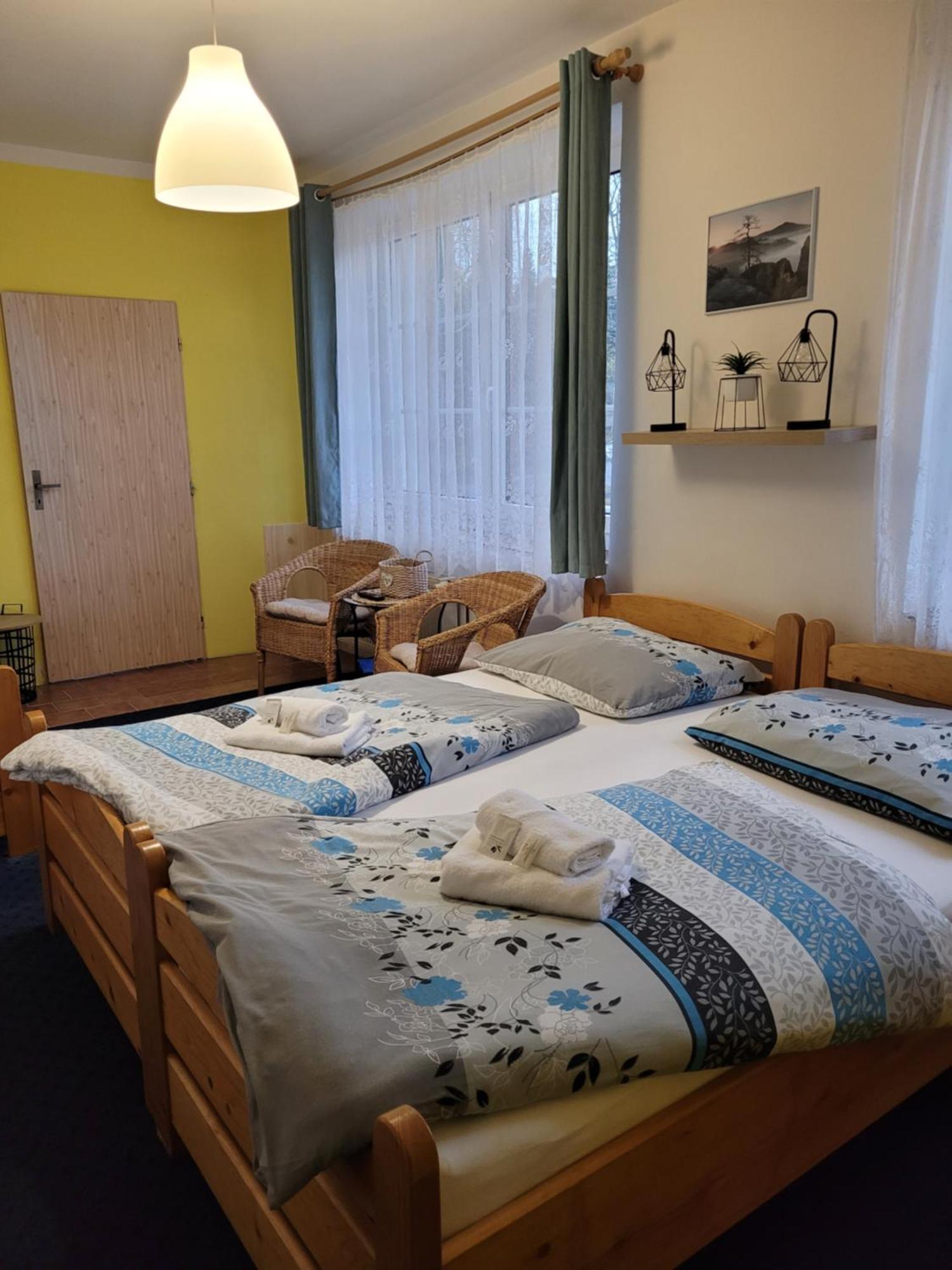 Pension Pastis Janov Buitenkant foto