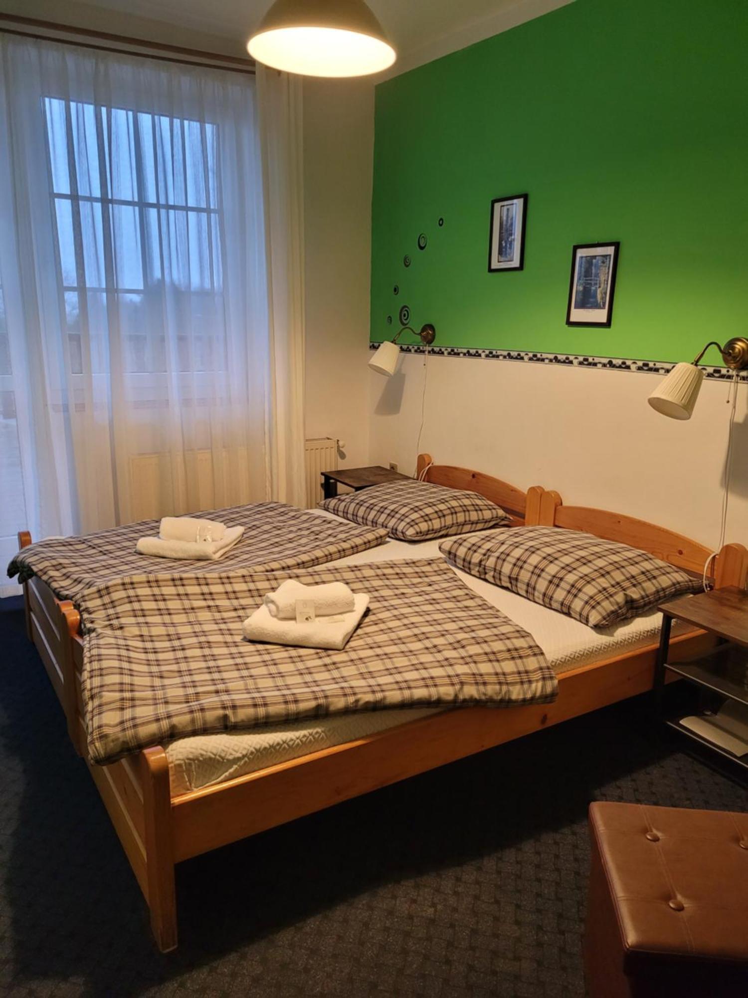 Pension Pastis Janov Buitenkant foto